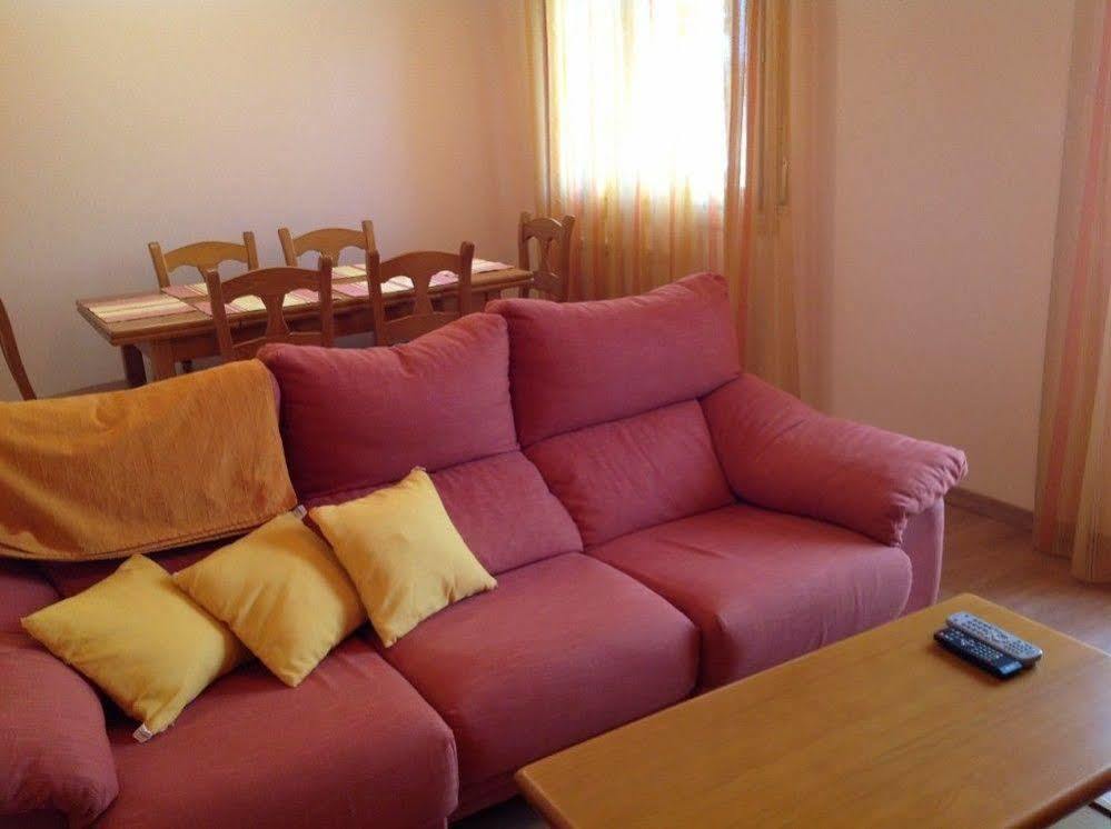 Apartamentos Alcaniz, Blanca Bagian luar foto