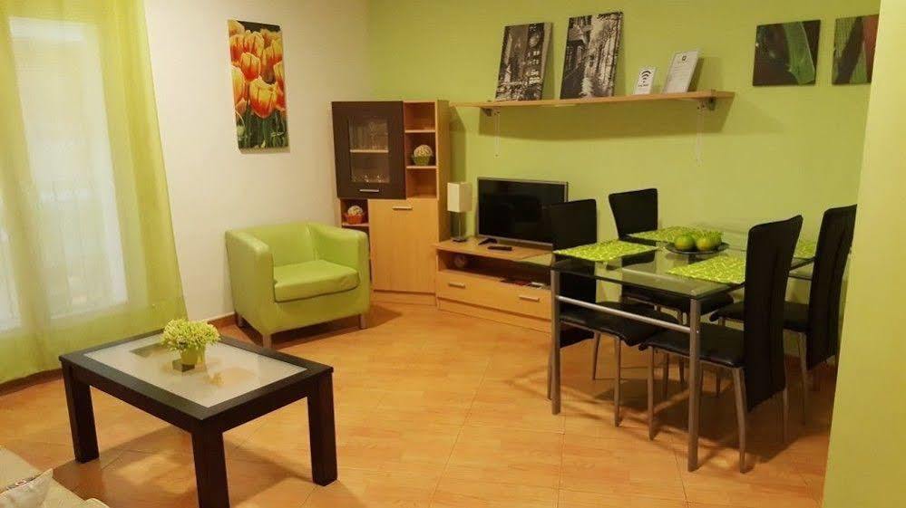 Apartamentos Alcaniz, Blanca Bagian luar foto