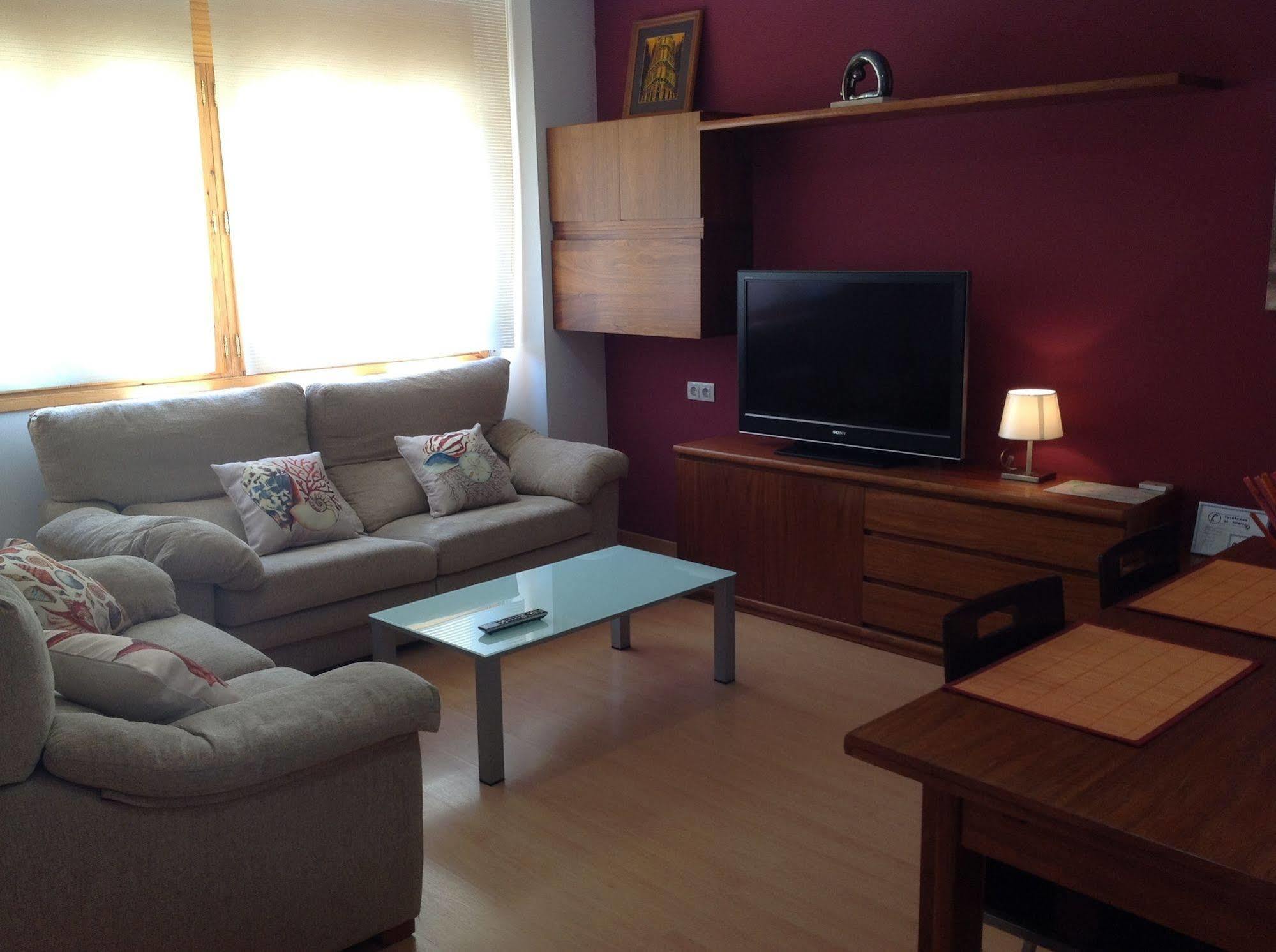 Apartamentos Alcaniz, Blanca Bagian luar foto