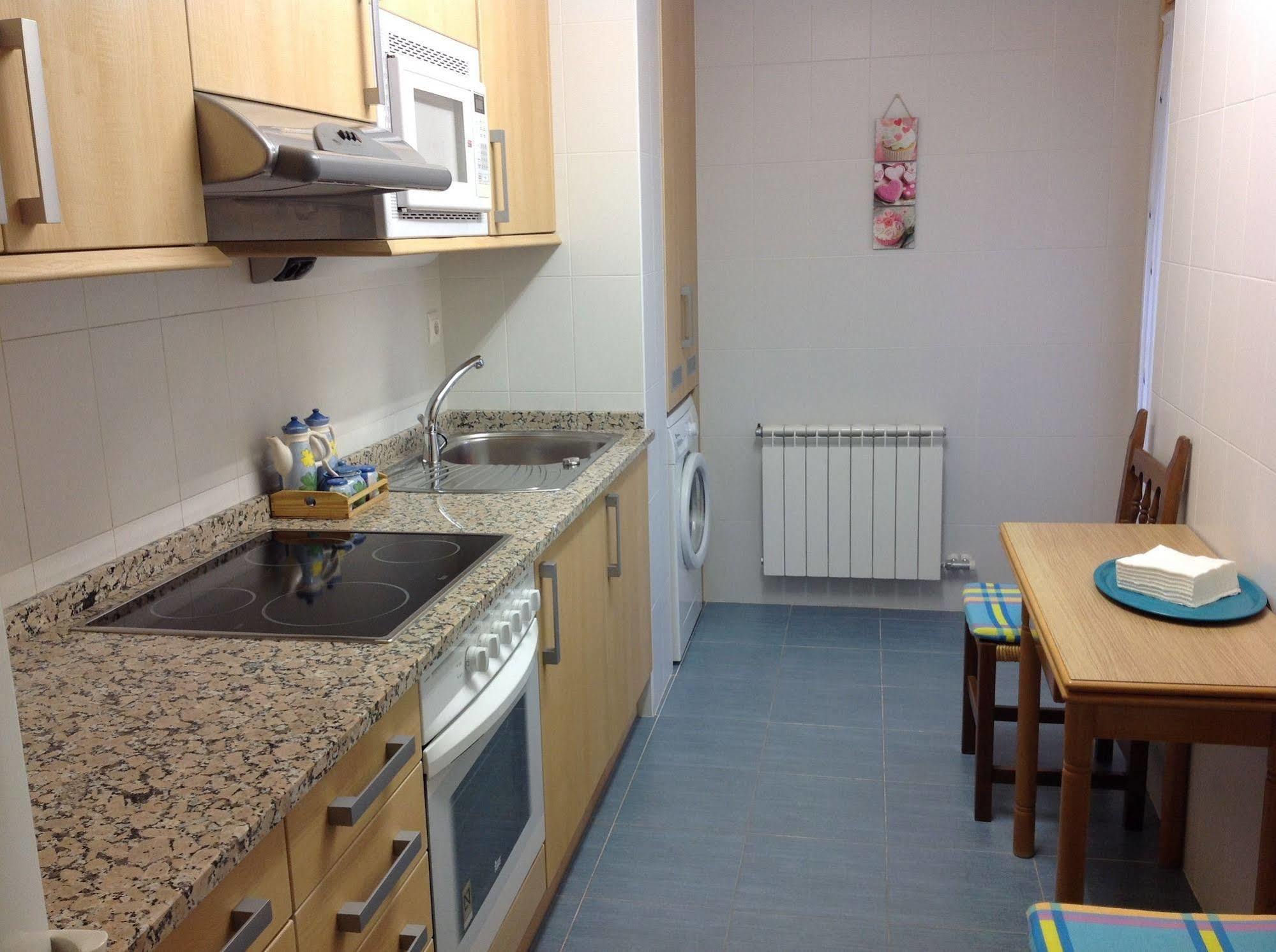 Apartamentos Alcaniz, Blanca Bagian luar foto