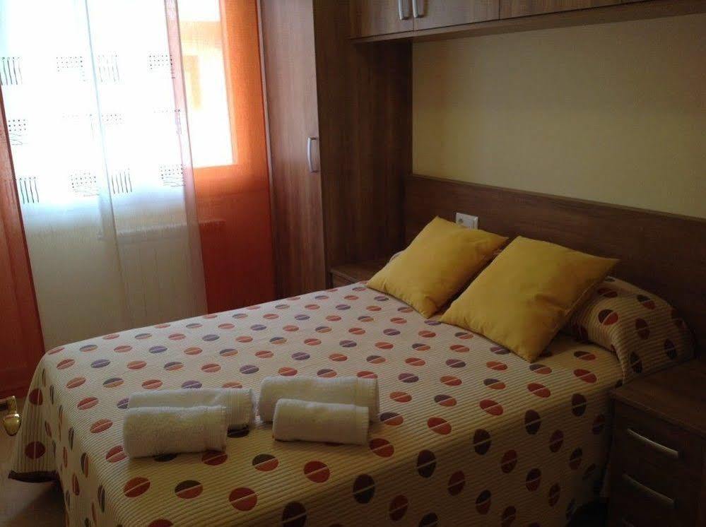 Apartamentos Alcaniz, Blanca Bagian luar foto